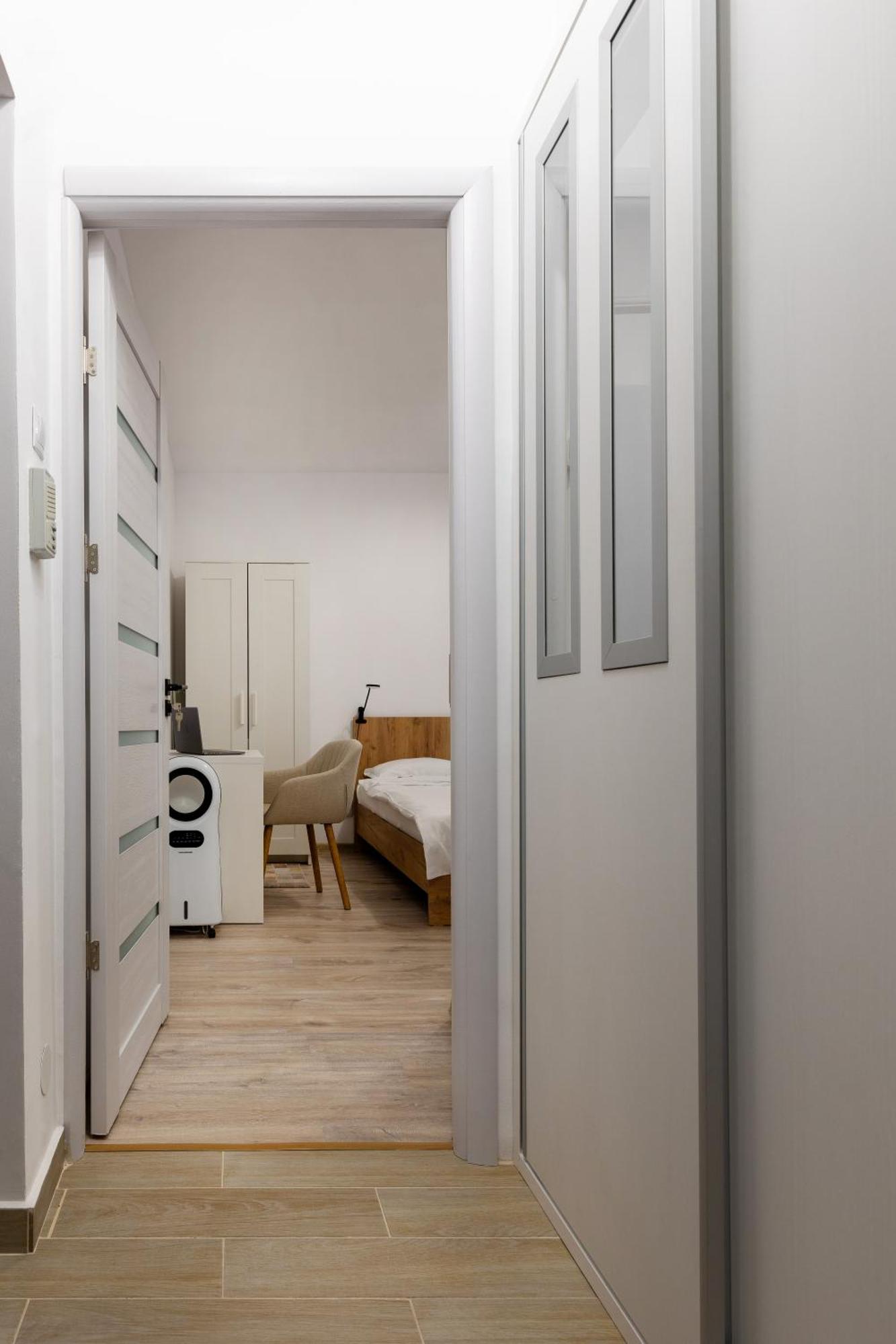 Ferienwohnung Minerva Studio Craiova Exterior foto